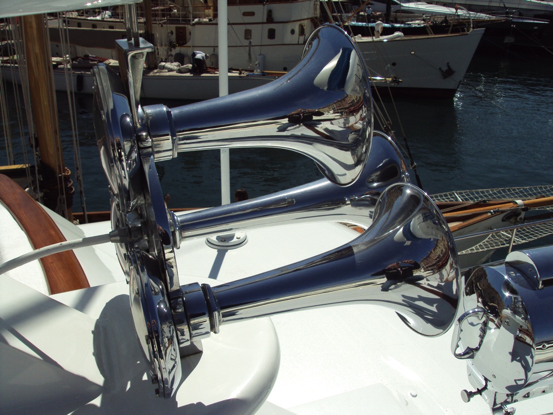 cruiser yacht horn